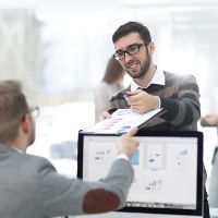 При получении подотчетных сумм работник обязательно должен отчитаться об их целевом использовании