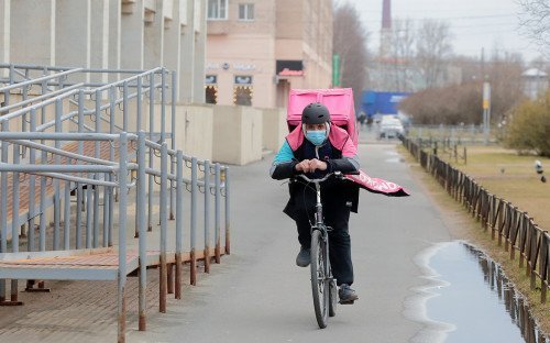 Власти Петербурга проверят ролики о вечеринке на Крестовском острове Власти Петербурга проверят ролики о вечеринке на Крестовском острове